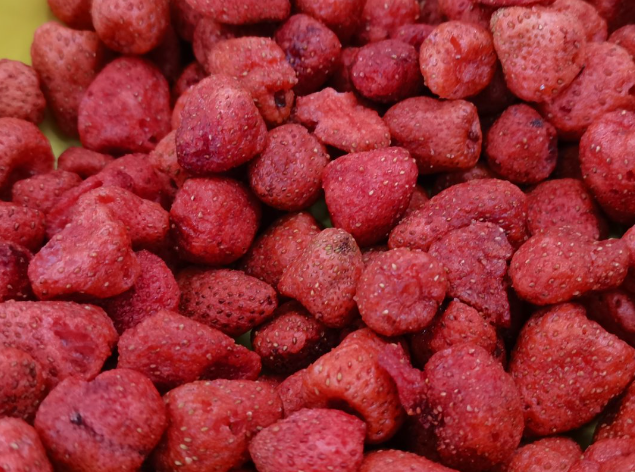 冻干草莓：健康食品赛道上的“甜蜜新选择”